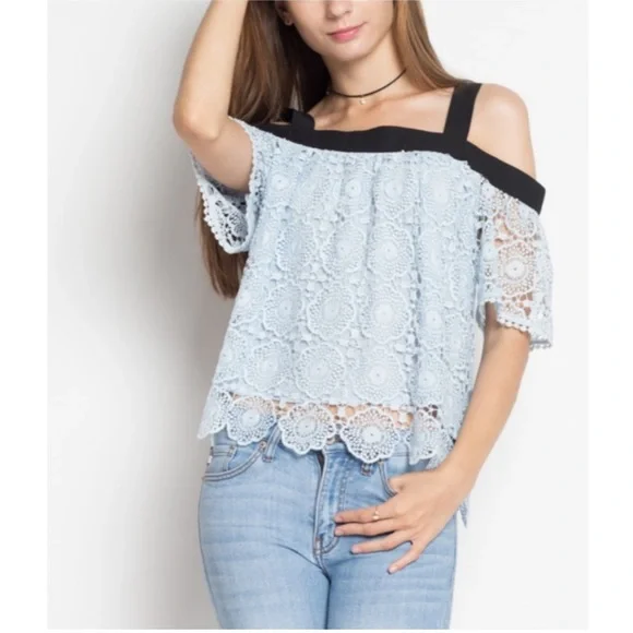 Cold Shoulder Lace Top🩵🖤 - Picture 2 of 3